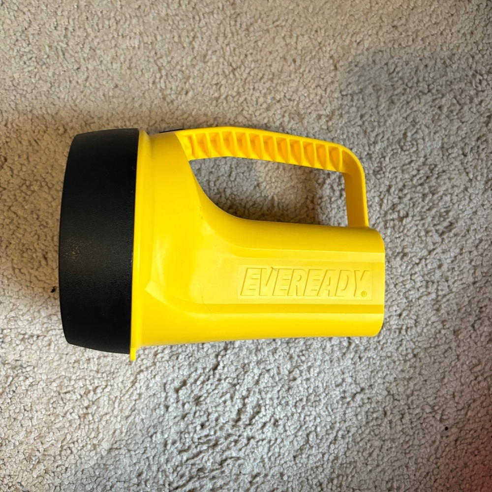 Eveready Flashlight - Picture 3 of 4